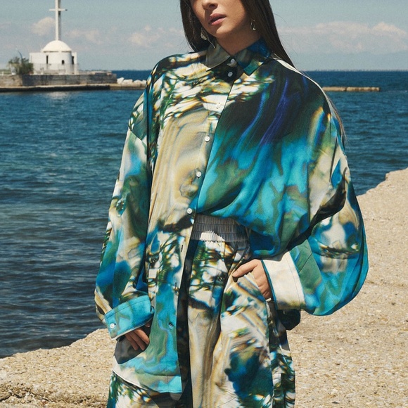 H&M Studio Oversized Multicolor Abstract Button Down Shirt. Size: S - Picture 7 of 7